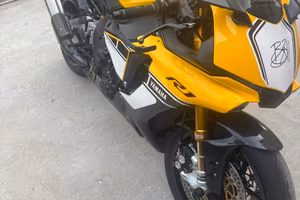 Yahama r1