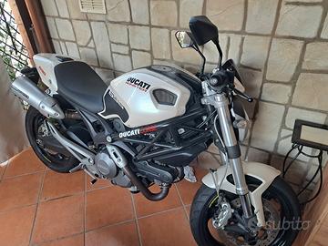 Ducati Monster 696 2009