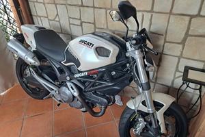 Ducati Monster 696 2009