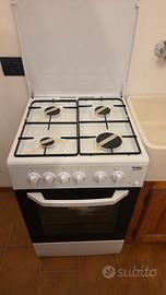 piano cottura con forno nuovo