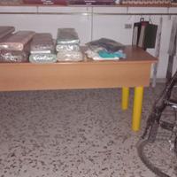 Bancone per negozi arredamento/abbigliamento