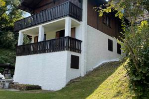 Villa singola con due unità abitative separate