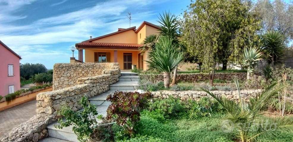 Villa con terreno vicino a Sassari