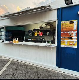 Chiosco, pizzeria sul lungomare