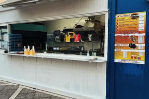 Chiosco, pizzeria sul lungomare