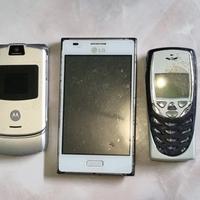 LOTTO CELLULARI VINTAG ROTTI PER RICAMBI COME FOTO