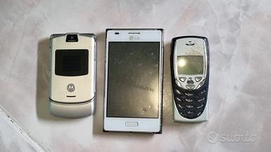 LOTTO CELLULARI VINTAG ROTTI PER RICAMBI COME FOTO