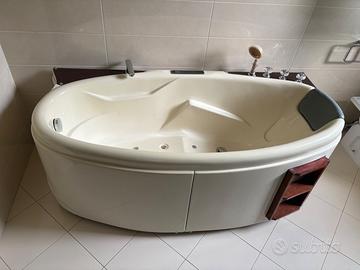 Vasca da bagno idromassaggio