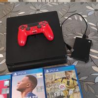 Play Station 4 con memoria di estensione