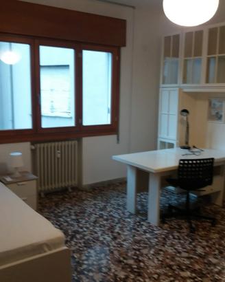 Psoto letto in stanza singola a Mestre