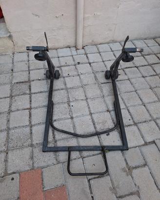 cavalletto posteriore per moto