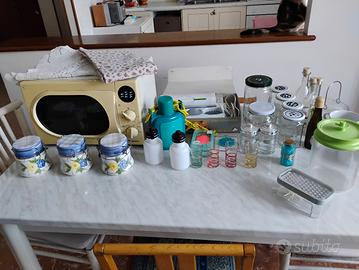 accessori per cucina e vasi in blocco 