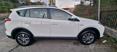 TOYOTA RAV4 4ª serie 2wd - 2017