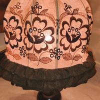 Lampada Vintage Con Paralume Artigianale In Panno 