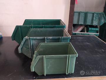 Contenitori a bocca di lupo kombi