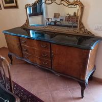 Credenza bombata con specchiera stile barocco vene