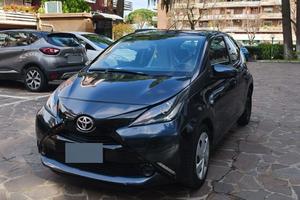 Toyota Aygo   1.0 VVT-i 69 CV x-play: