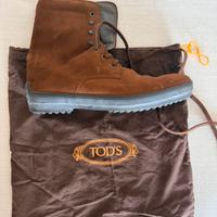 Scarpe modello polacchino della Tod’s. Taglia 42