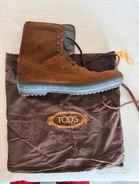 Scarpe modello polacchino della Tod’s. Taglia 42