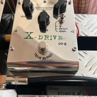 Pedale per chitarra effetto basso