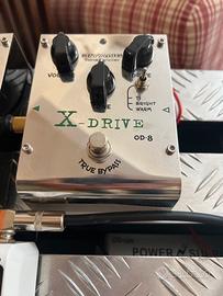 Pedale per chitarra effetto basso