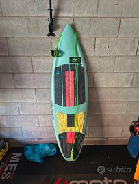 tavola da kitesurf/surf  duotone black hole 5.8