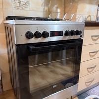 Cucina con forno multifunzione Beko