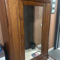 Mobile antico con specchio