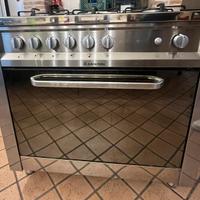 piano cottura 5 fuochi e forno a gas (ariston)