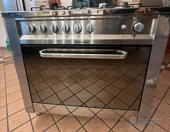 piano cottura 5 fuochi e forno a gas (ariston)