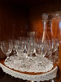 Servizio bicchieri con caraffa e bottiglia