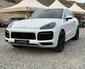 Porsche Cayenne Coupé Allestimento GTS