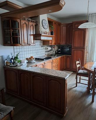 Cucina in legno Acacia, condizioni buone. 
