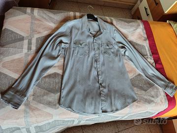 Camicia bianca e nera