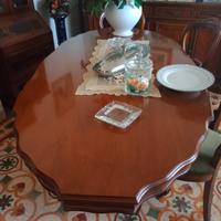 Sala da pranzo completa