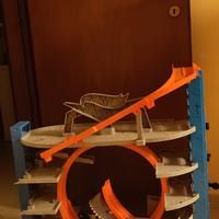 Garage hot wheels squalo