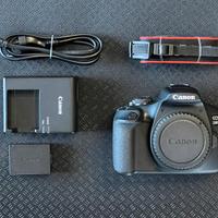 Canon EOS 2000D (solo corpo + accessori)
