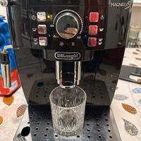 Macchinetta del caffè Delonghi Magnifica S