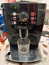 Macchinetta del caffè Delonghi Magnifica S