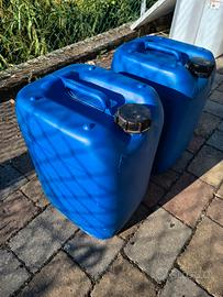 6 taniche da 25 litri usate per gasolio