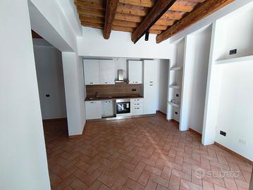 Villafranca di Forlì: Bilocale Moderno, Rinnovato