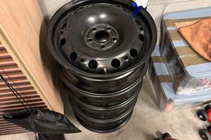 Cerchi in ferro originali Volkswagen VW 16” 5 fori