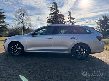 Skoda Octavia Combi 2.0 TDI DSG Style
