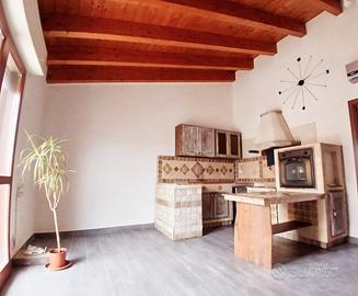 Uta - trivano indipendente: soffitto in legno