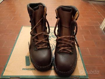 scarpe trekking marca "VERA"