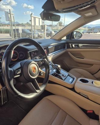 PORSCHE Panamera 4s SPORT