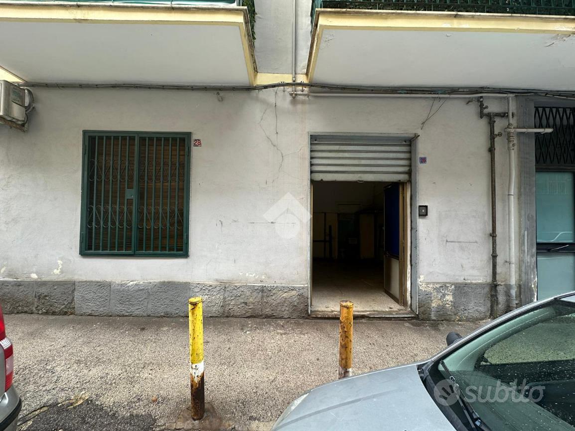 NEGOZIO A NAPOLI - Vista 5
