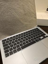 Macbook air 13” 2025 M4 16gb 256gb