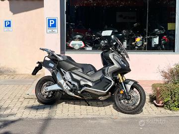 Honda X-ADV 750 travel + promo