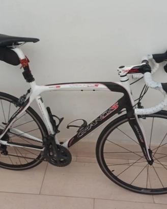 Grandis Ribelle in carbonio